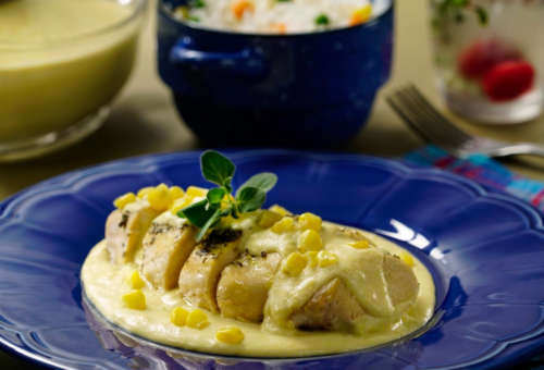 Куриная грудка с кукурузным соусом