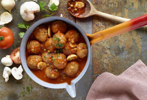 4 рецепта фрикаделек с начинками и соусами